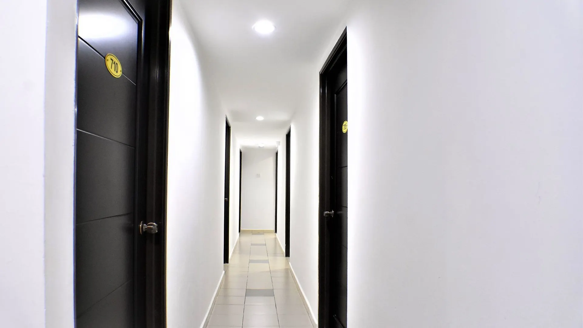 Zen Rooms Charlies Budget Hotel Τζωρτζ Τάουν 2*,