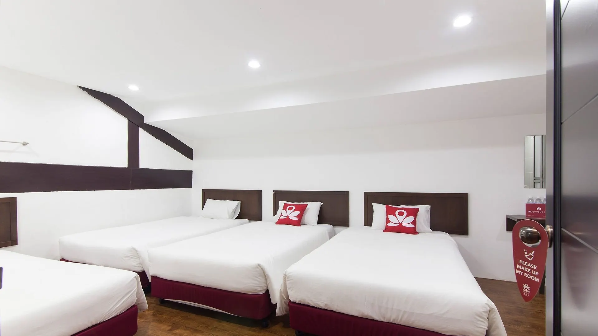 Zen Rooms Charlies Budget Hotel Τζωρτζ Τάουν