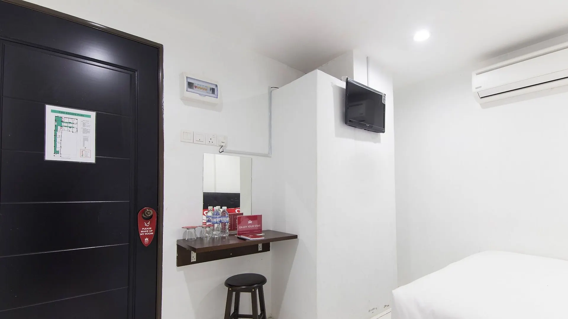 Zen Rooms Charlies Budget Hotel Τζωρτζ Τάουν