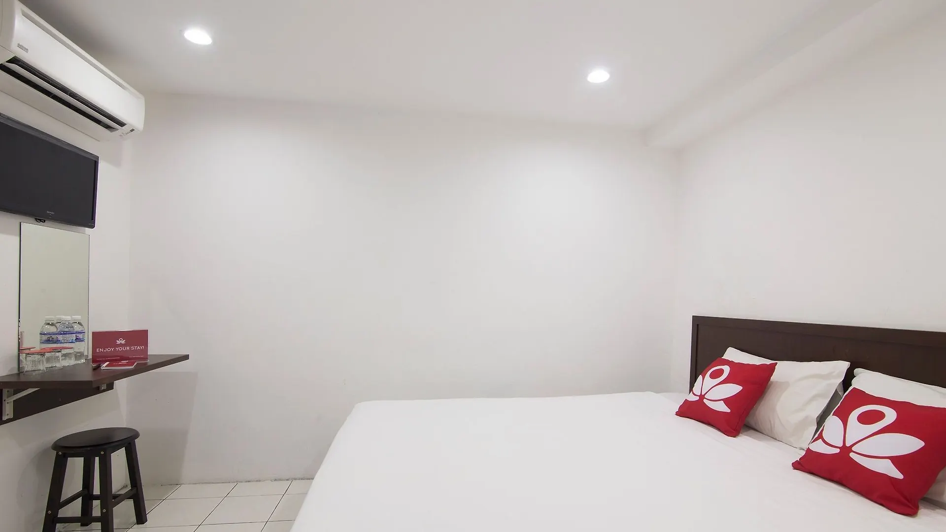 Zen Rooms Charlies Budget Hotel Τζωρτζ Τάουν 2*,  Μαλαισία