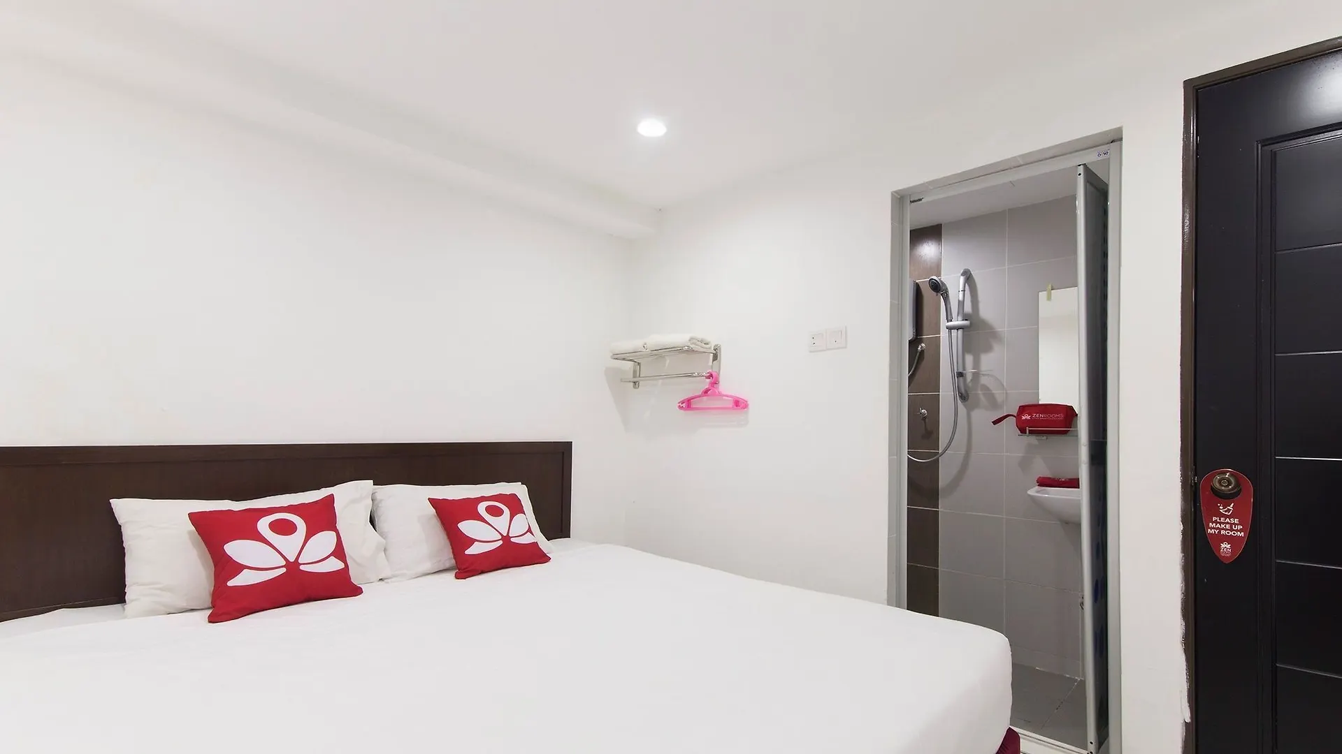Zen Rooms Charlies Budget Hotel Τζωρτζ Τάουν