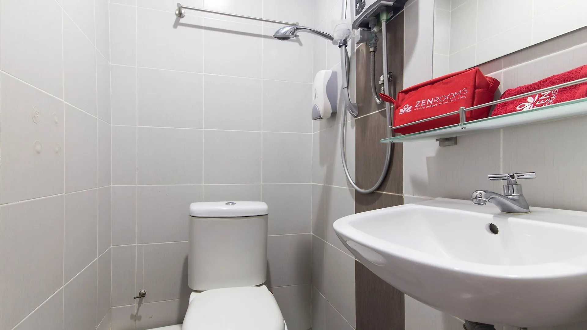Zen Rooms Charlies Budget Hotel Τζωρτζ Τάουν